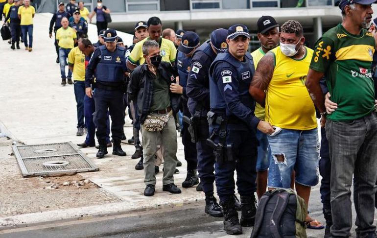 Brasil: suben a 300 los bolsonaristas detenidos tras invasión de instituciones en Brasil