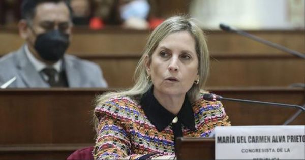 Portada: Maricarmen Alva a Dina Boluarte: "A partir del 28 ya queremos resultados"