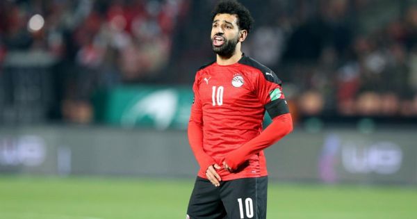 ¡Lamentable! Mohamed Salah sufrió intento de agresión por parte de hinchas