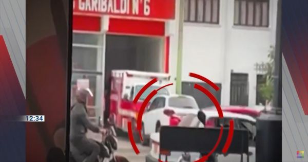 Chorrillos: mujer que dejó su auto en puerta de compañía de Bomberos fue multada con más de S/2 mil