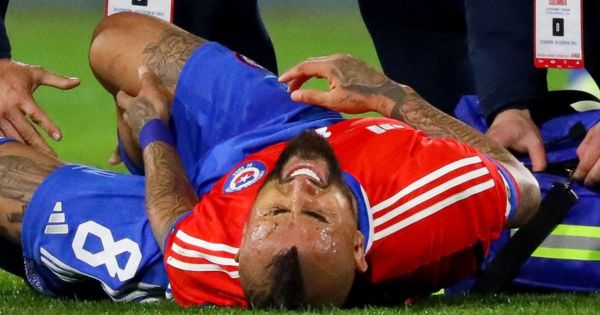 Portada: Arturo Vidal tras lesión que sufrió ante Colombia: "Me levantaré con más fuerza que nunca"