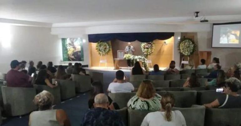 Portada: Brasil: hombre finge su propia muerte para ver quién asiste a su funeral