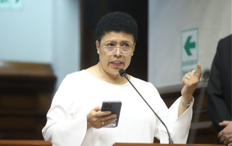 Martha Moyano afirma que "el Despacho Presidencial no lo puede asumir un ministro"
