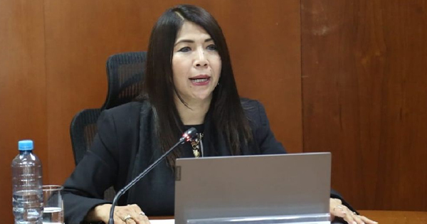 Portada: María Cordero Jon Tay: informe final recomienda inhabilitarla por 10 años por recortar sueldo de sus trabajadores