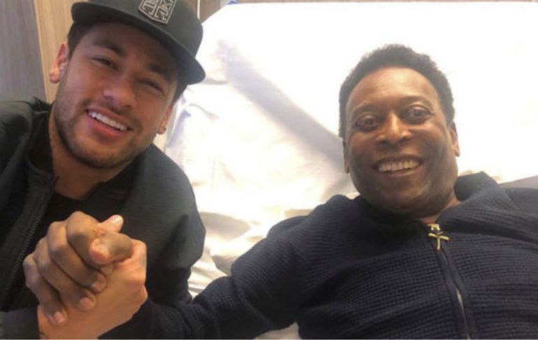 Portada: Neymar recibió trofeo por Pelé como el 'Jugador de la historia'