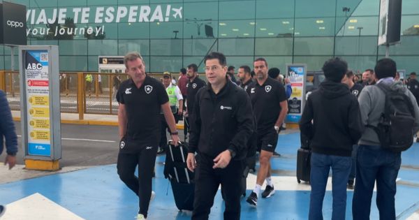 Portada: Botafogo llegó a Lima para enfrentar este jueves a Universitario por Copa Libertadores