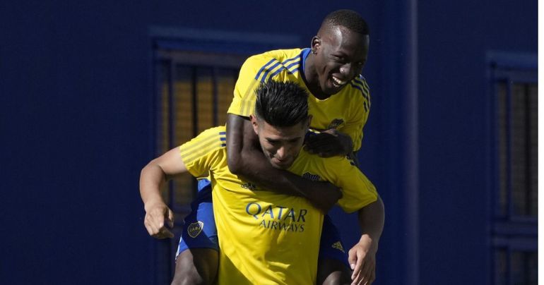 Carlos Zambrano: "A Luis Advíncula le gustaría venir a Alianza Lima"