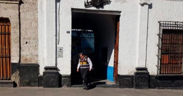 Portada: Arequipa: escolar intentó estrangular a su compañero en horario de clases