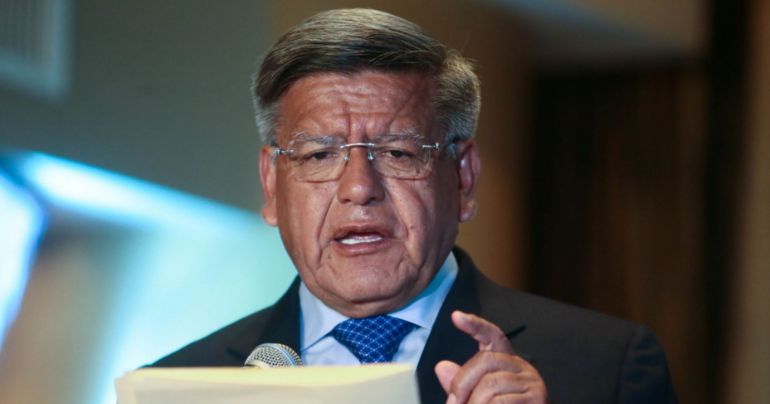 Portada: César Acuña pide a voceros de bancadas ponerse de acuerdo sobre adelanto de elecciones