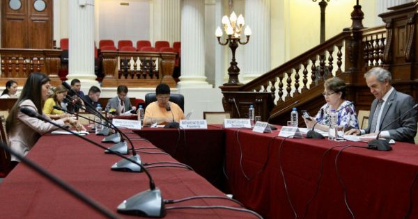 Portada: Congreso: Comisión de Constitución da visto bueno a delegar facultades legislativas al Ejecutivo