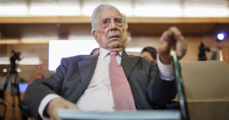 Portada: Mario Vargas Llosa recibe espada como uno de "los Inmortales" de la Academia Francesa