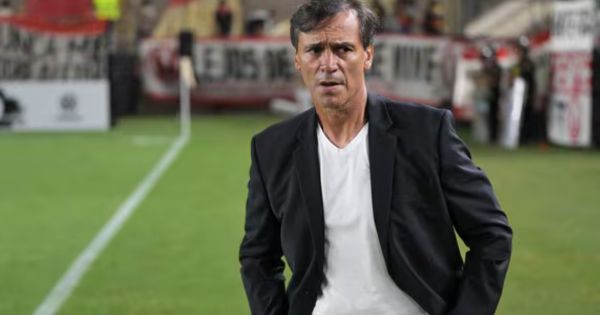 Portada: Fabián Bustos tras derrota ante Botafogo: "La cancha estaba muy complicada"