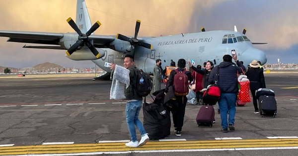 Más de 50 peruanos residentes en Israel son evacuados en vuelo humanitario