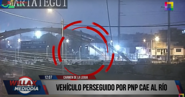 Portada: Vehículo cayó aparatosamente al río Rímac tras intensa persecución policial: chofer permanece en UCI