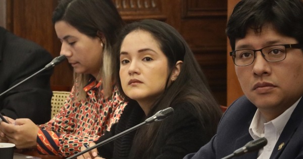 Edith Julón: denuncian que congresista no declaró que su esposo era alcalde y favoreció su gestión