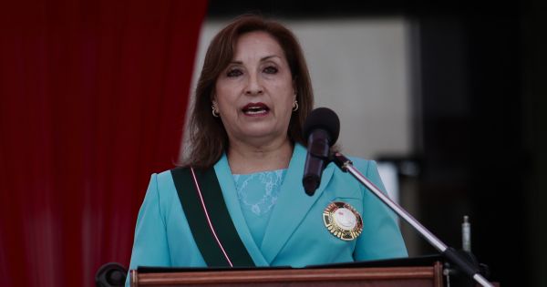 Portada: Dina Boluarte ya está frente a la Fiscalía para responder por las muertes durante violentas protestas