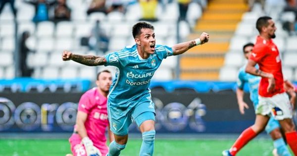 Sporting Cristal aplastó 4-0 a Universidad Católica de Chile en su Tarde Celeste