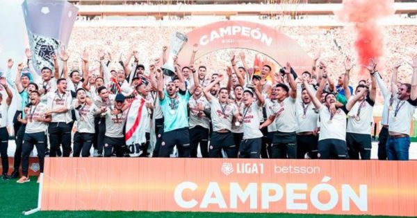 Universitario de Deportes celebró con sus hinchas el título de la Liga 1 Betsson