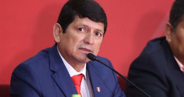 Portada: Agustín Lozano: Fiscalía solicita 6 años y 8 meses de prisión preventiva para presidente de la FPF