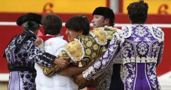 Torero peruano Andrés Roca Rey con pronóstico reservado tras corrida en España