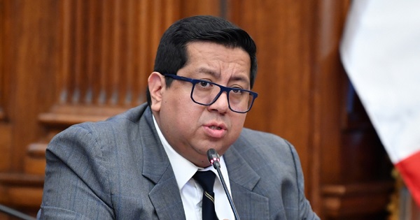 Ministro de Economía en contra de nuevos retiros de fondos AFP: "No es responsable"
