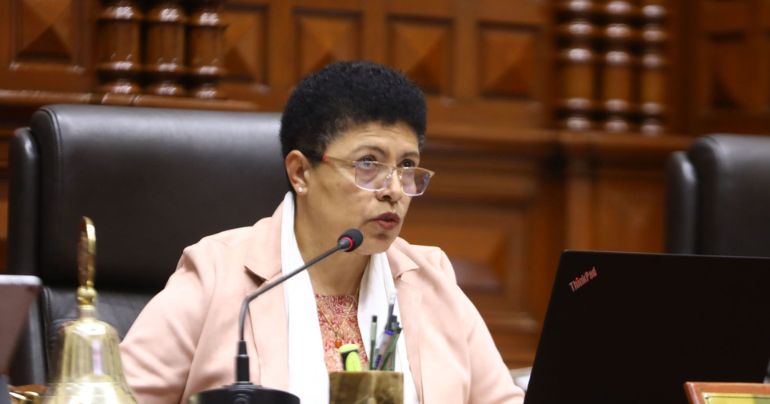 Martha Moyano afirma que "la renuncia de Digna Calle no produce ninguna crisis"