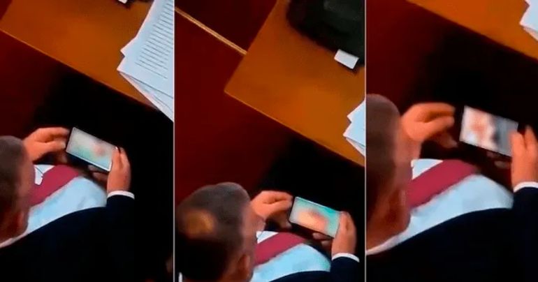 Diputado serbio es descubierto mirando pornografía en pleno debate parlamentario