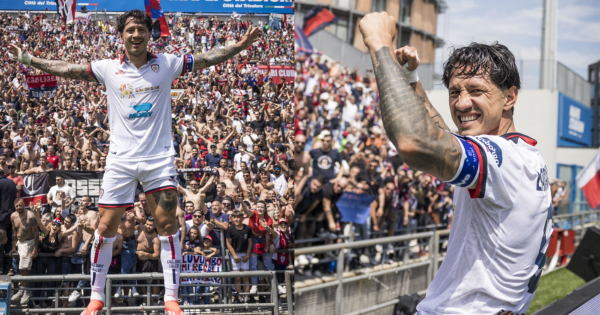 Gianluca Lapadula salva del descenso al Cagliari tras anotar gol en último minuto en partido contra Sassuolo