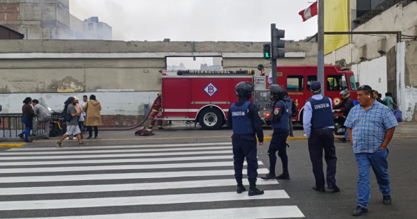 Cercado de Lima: reportan incendio de código 2 en galería ubicada cerca del Paseo de los Héroes Navales