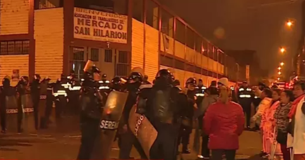 SJL: ambulantes son desalojados de alrededores de mercado San Hilarión en medio de enfrentamientos