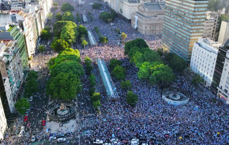Portada: Argentina: Gobierno decreta feriado este martes 20 de diciembre por festejos tras campeonato mundial