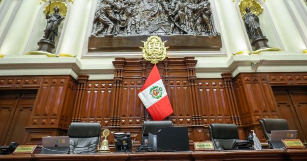 Portada: Congreso elegirá este jueves al reemplazo de Hernando Guerra García en la Primera Vicepresidencia