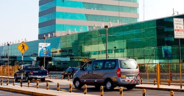 Más de 200 taxistas que trabajan en el aeropuerto Jorge Chávez tienen graves denuncias policiales
