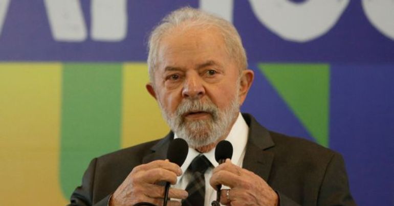 Lula da Silva no podrá viajar a China "hasta que termine el ciclo de transmisión viral"