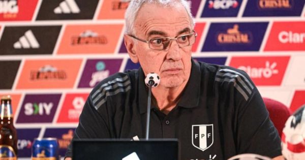 Jorge Fossati hace oídos sordos a las críticas tras empate ante Paraguay: "Tuvimos un partido muy sólido"
