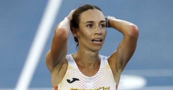 Marchista española perdió la oportunidad de ganar una medalla por festejar antes de tiempo