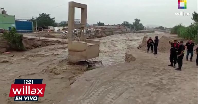 Portada: Willax Noticias desde Puente Piedra: puente Los Sauces colapsó