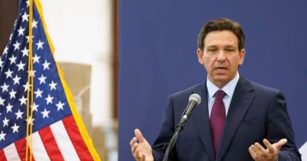 Gobernador Ron DeSantis se retiró de la carrera presidencial y respaldó como candidato a Donald Trump