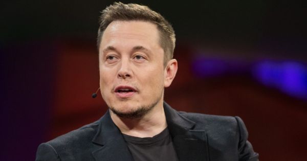Elon Musk dice que su empresa Neuralink instaló un implante cerebral en su primer paciente humano