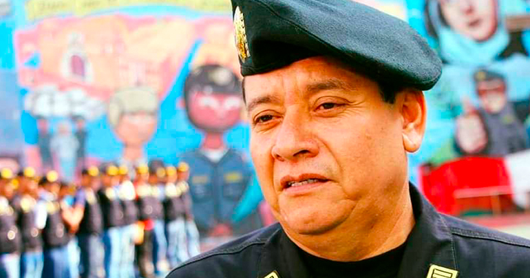 Gobierno remueve a Raúl Alfaro y designa a Jorge Angulo como comandante general de la PNP