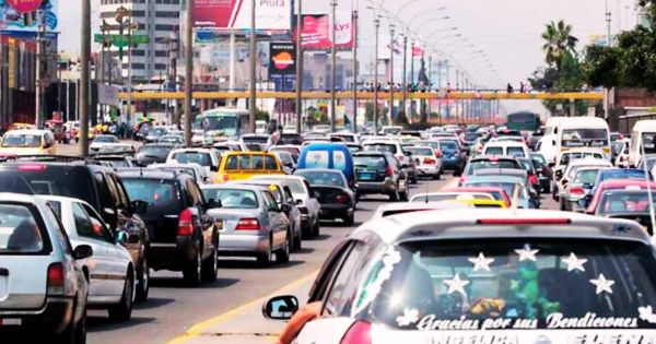 Portada: Rafael López Aliaga anuncia que se instalarán 10 puentes metálicos en la avenida Javier Prado