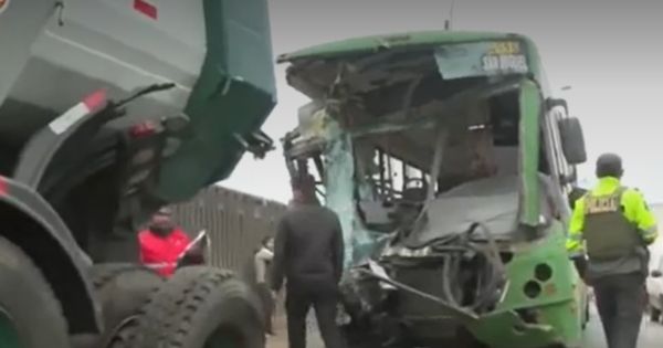 El Agustino: 16 heridos deja choque entre bus y camión en autopista Ramiro Prialé