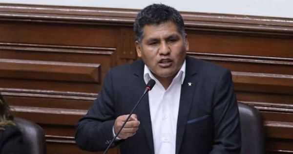 Jaime Quito presenta demanda de amparo contra la Junta de Portavoces por no reconocer a su bancada