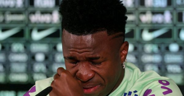 Portada: Vinicius Jr. se puso a llorar cuando le preguntaron sobre el racismo que le ha tocado vivir