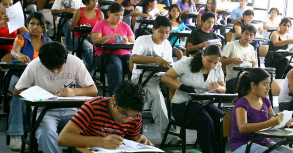 Congreso: proponen ampliar bachillerato automático hasta el 31 de marzo de 2025