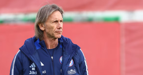 Portada: Delantero de Chile pide a hinchas tenerle 'paciencia' a Ricardo Gareca: "Por algo clasificó a Perú a un mundial"