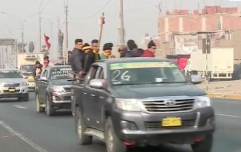 Portada: Manifestantes del Vraem llegan a Lima en caravana de camionetas