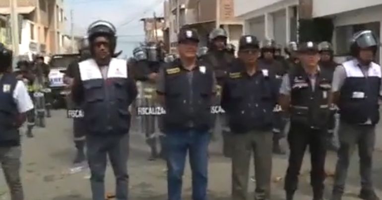 Vendedores ambulantes se enfrentaron a serenos durante desalojo en Villa El Salvador