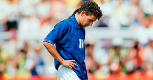 Roberto Baggio resultó herido en asalto a su mansión y fue trasladado a un hospital