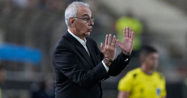 Portada: Jorge Fossati explica por qué Edison Flores es suplente: "Recién se está poniendo a ritmo"